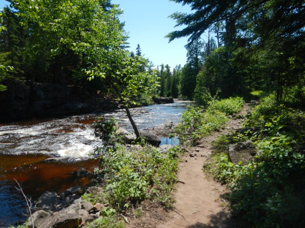 The trails to the Fifth Falls