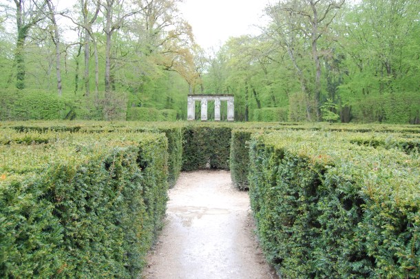 The chateau's garden maze