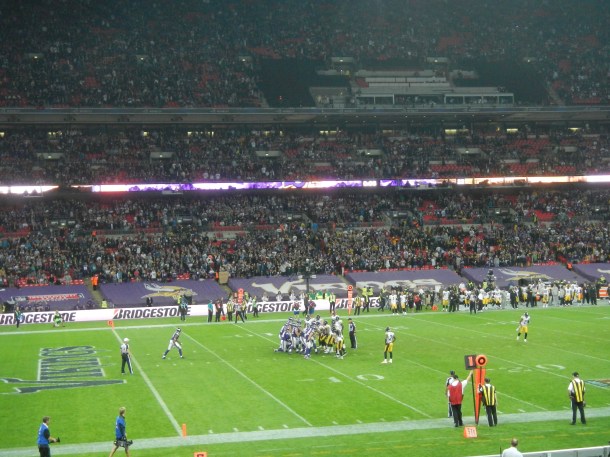 The Vikings in victory formation for the win!