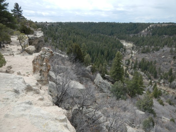 Hiking along the Rim Trail